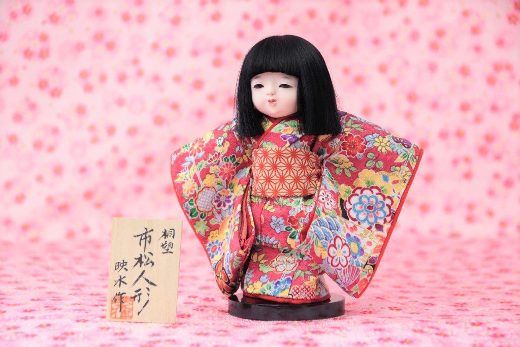 可愛い市松人形ができあがるまで。職人が作る伝統工芸のお人形