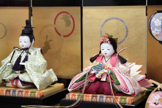 かわいい親王飾りの雛人形です 職人が作った伝統工芸のお顔です 岡崎市 味岡人形 雛人形 五月人形 市松人形 制作工房
