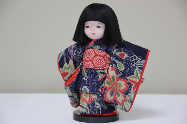 かわいい日本のお人形です。着せ替えのできる市松人形 | 岡崎市｜味岡