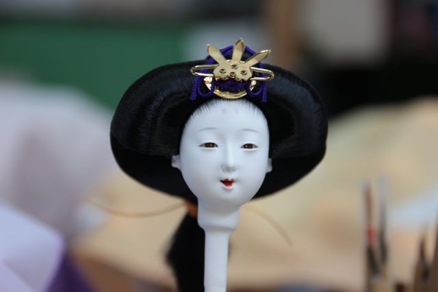 ひな人形のお姫様のお顔ができあがりました。伝統工芸士の作品です ...