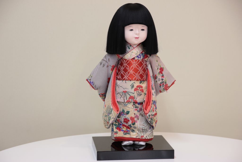 市松人形麻の葉文様　桐塑 桐塑の市松人形です。伝統工芸士が制作した世界に一つの作品です