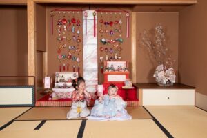 とうとうきょうだい3人の似顔の
節句人形が揃い、感無量です。